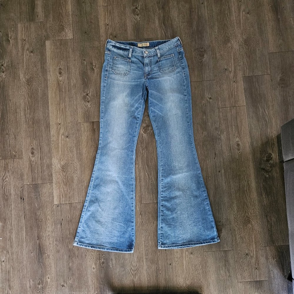 GUESS Jeans Flare Size 29 long
